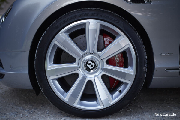 newcarz-bentley-continental-gtc-w12-04