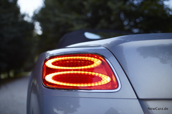 newcarz-bentley-continental-gtc-w12-08