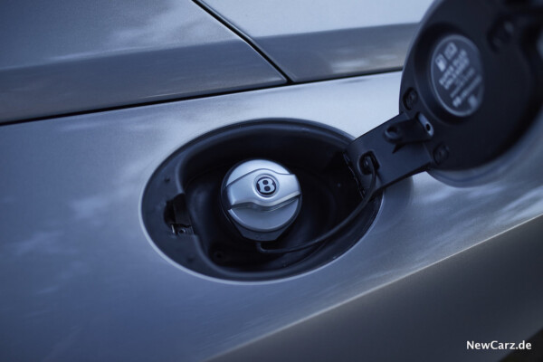newcarz-bentley-continental-gtc-w12-11