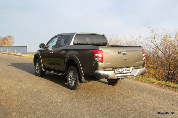 newcarz-mitsubishi-l200-08