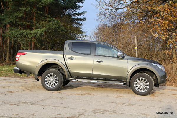 newcarz-mitsubishi-l200-15