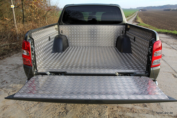 newcarz-mitsubishi-l200-18