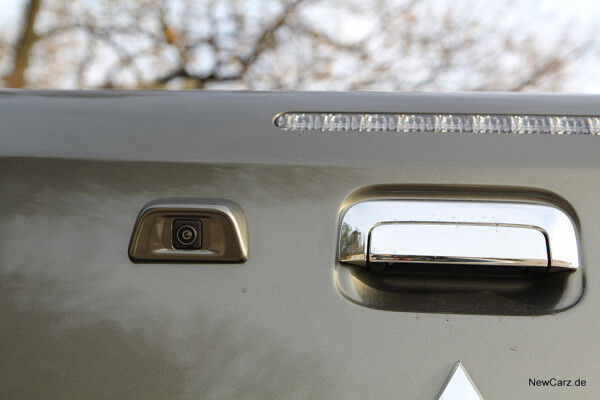 newcarz-mitsubishi-l200-21