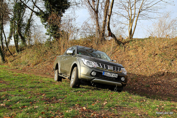 newcarz-mitsubishi-l200-47