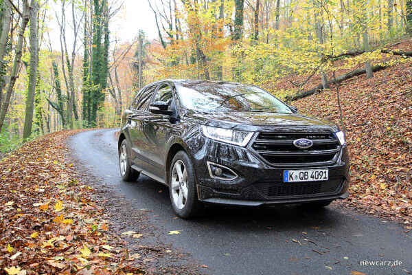 Ford Edge schräg vorne