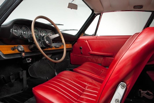 Interieur des Porsche 911 2.0 Coupé (Baujahr 1964)