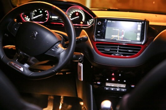 Peugeot 208 Gti Kompakter Mit Raketenantrieb Newcarz De