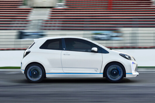 08-2013-Toyota-Yaris-Hybrid-R-Concept-fotoshowImage-f27ec1d0-715413