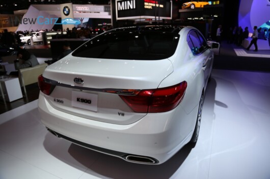 NewCarz-KIA-K900-Detroit-NAIAS2