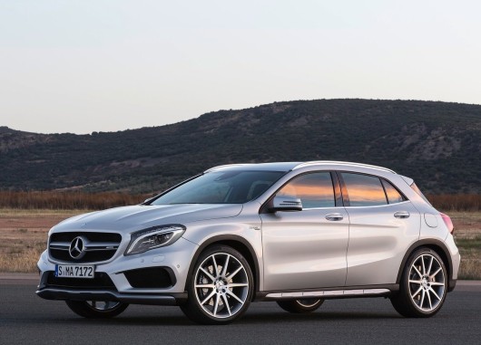 Mercedes-Benz-GLA45_AMG_2015_1280x960_wallpaper_02