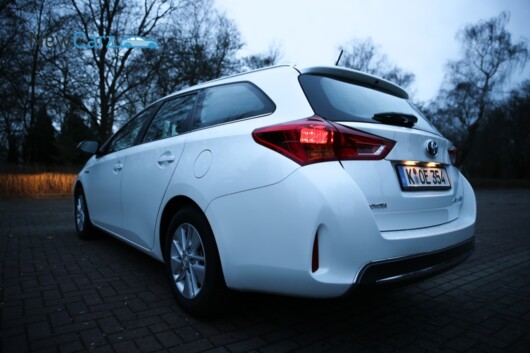 NewCarz-Toyota-Auris-Touring-Sports-Hybrid-Fahrbericht-Testbericht-Probefahrt-325