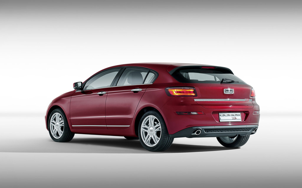 Rear-quarter-World-premiere-Qoros-3-Hatch