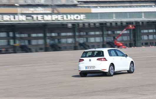 NewCarz-Volkswagen-eGolf-Testbericht-686