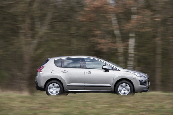 NewCarz-Peugeot-3008-018