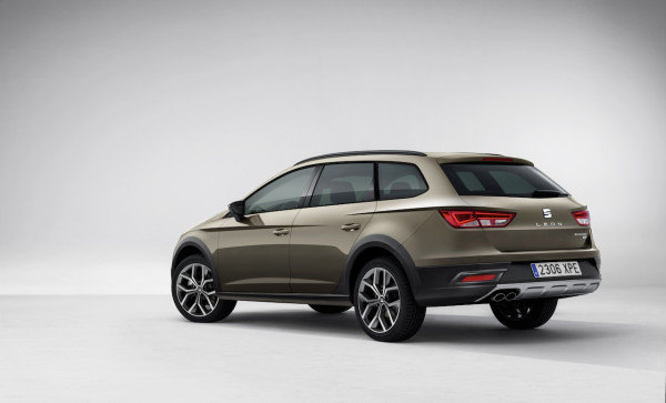 NewCarz-Seat-X-Perience-NewCarz-Rear-Studio