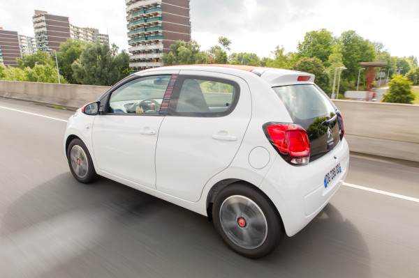 NewCarz-Citroen-C1-337