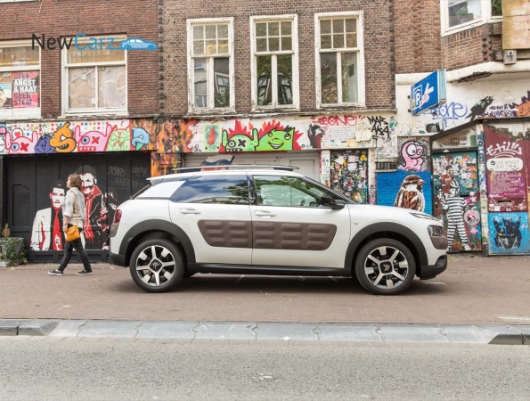 NewCarz-Citroen-C4-Cactus-195