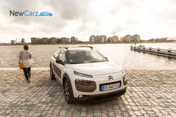 NewCarz-Citroen-C4-Cactus-21