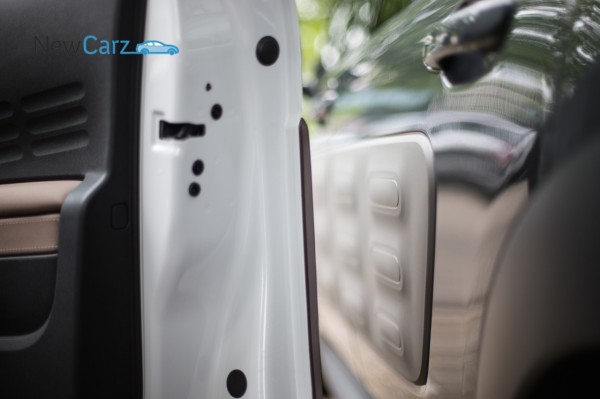 NewCarz-Citroen-C4-Cactus-237