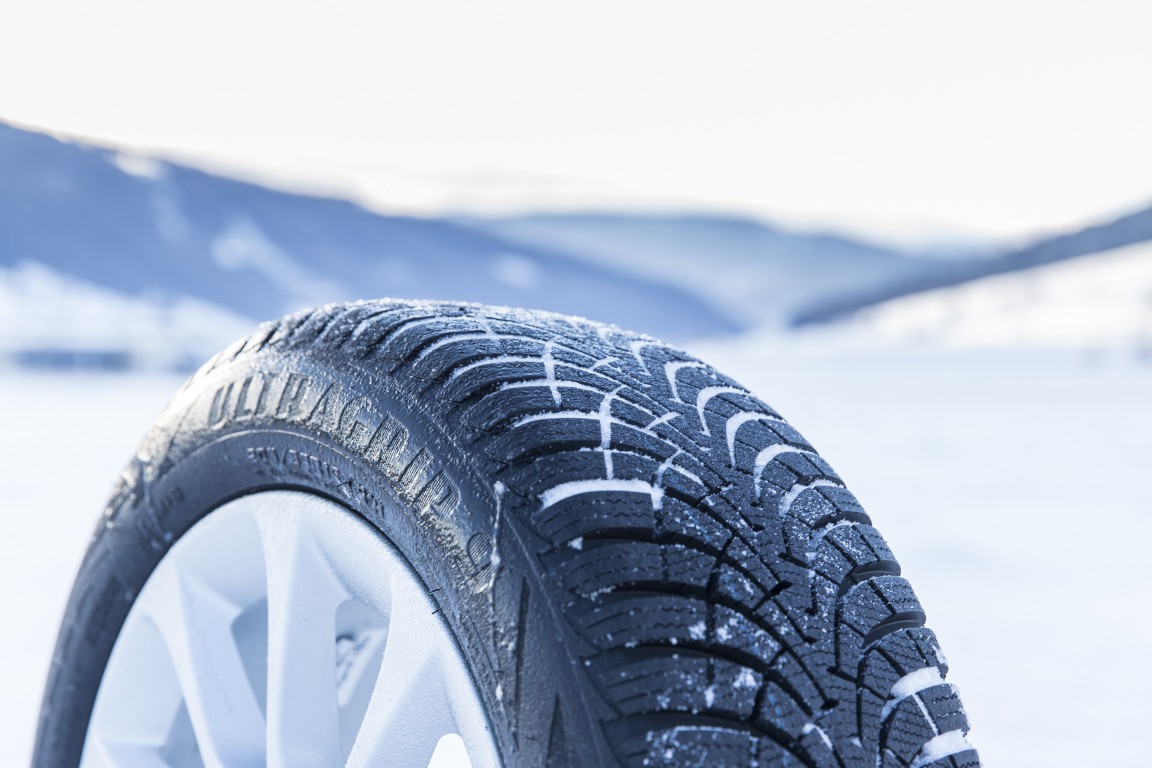 Goodyear UltraGrip 9 Foto Schnee 3