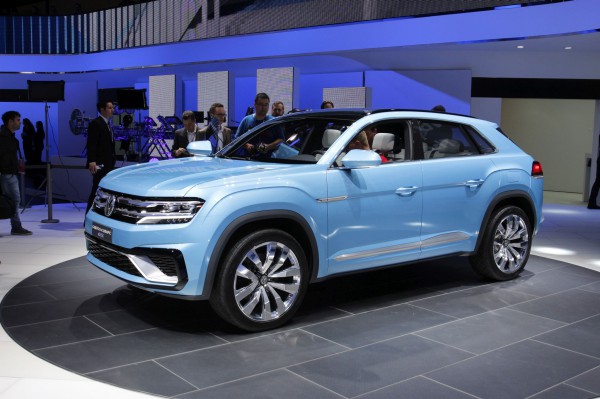 NewCarz-Volkswagen-CrossCoupe-GTE-Detroit-NAIAS-519