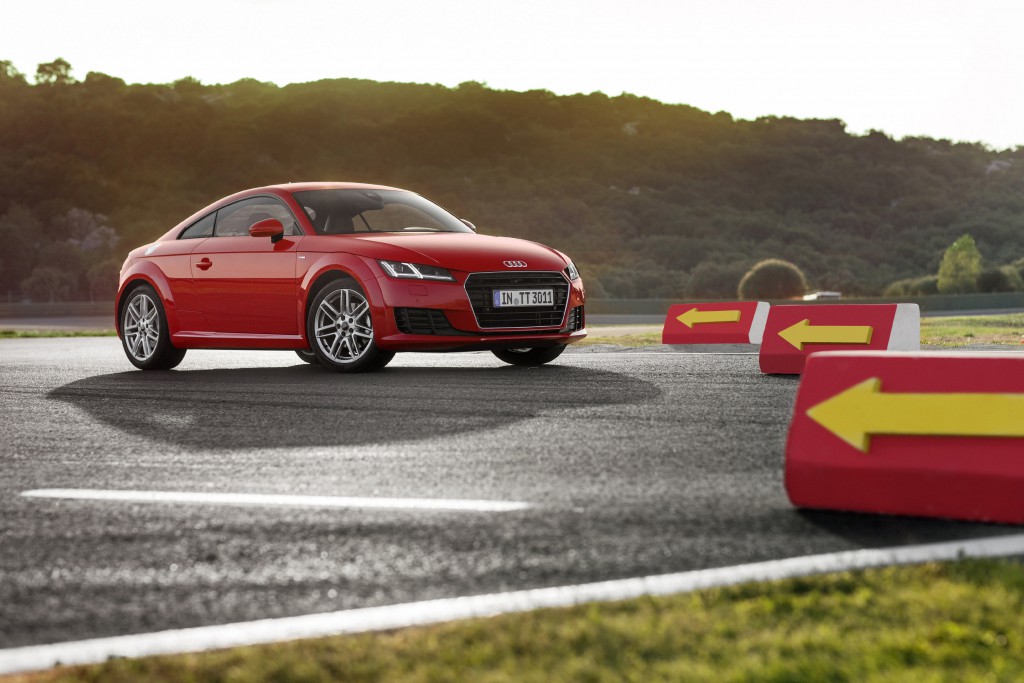 Audi-TT-Newcarz