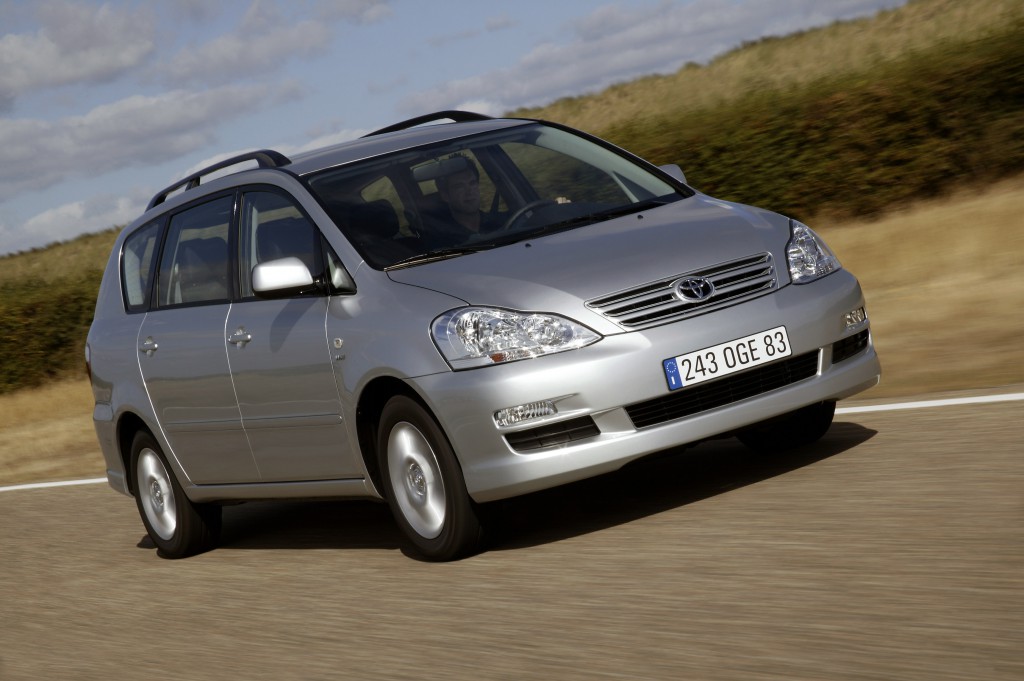 Toyota-Avensis-Verso-Newcarz