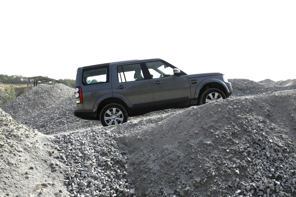 LandRoverDiscovery_1280x853_05
