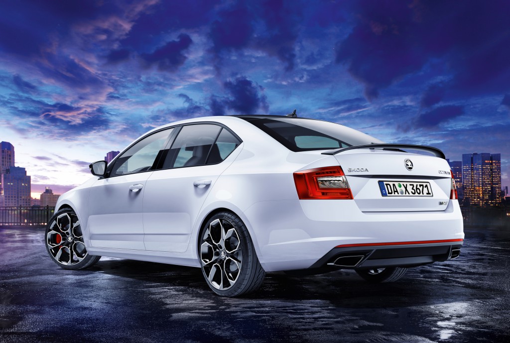 NewCarz-Skoda-Octavia-RS-230-2