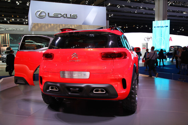 NewCarz-Citroen Aircross Concept 4