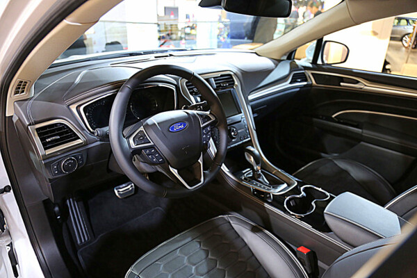 Ford Vignale Interieur