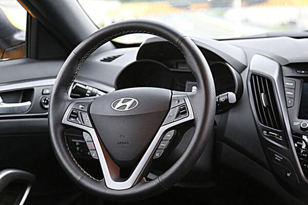 NewCarz-Hyundai-Veloster (16)