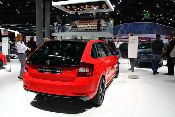 NewCarz-Skoda-Rapid-Spaceback (1)