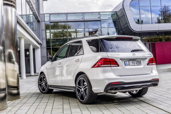 Vier Endrohre zieren das Heck des GLE 450 AMG 4Matic