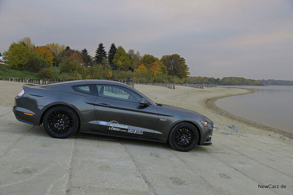 1-NewCarz-Ford-Mustang-GT (35)