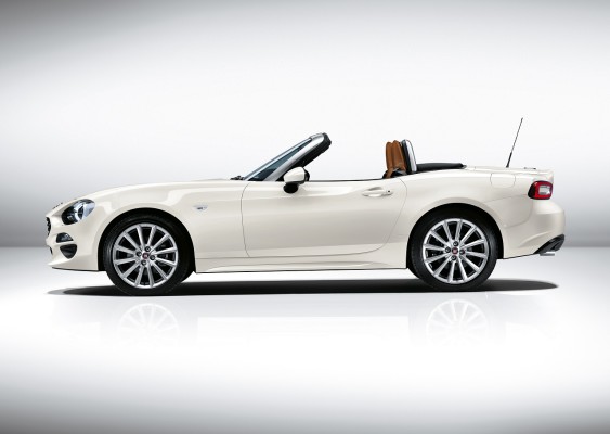 NewCarz-Fiat-124-Spider-02