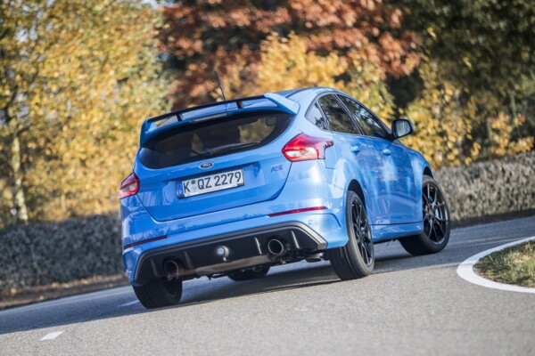 NewCarz-Ford-Focus-RS-03