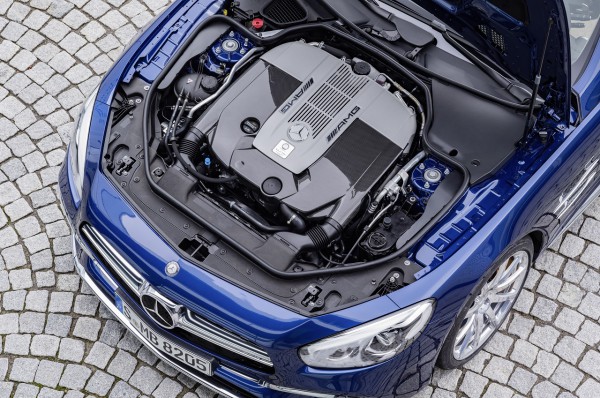 Mercedes-AMG SL 65, Brilliantblau, V12-Biturbomotor, 463 kW (630 PS), 1000 Nm Mercedes-AMG SL 65, brilliant blue, V12-biturbo engine, 463 kW (630 hp), 1000 Nm