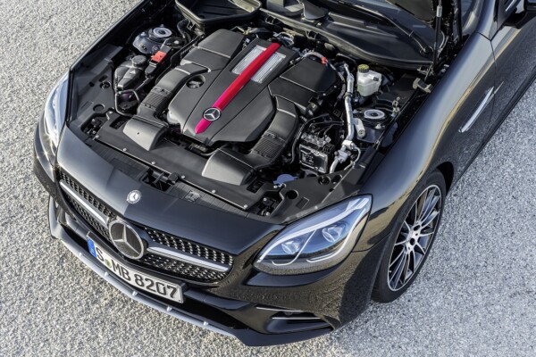 Mercedes-AMG SLC 43, Motorraum, Sechszylinder, 270 kW (367 PS) Mercedes-AMG SLC 43, six cylinder engine, 270 kW (367 hp)