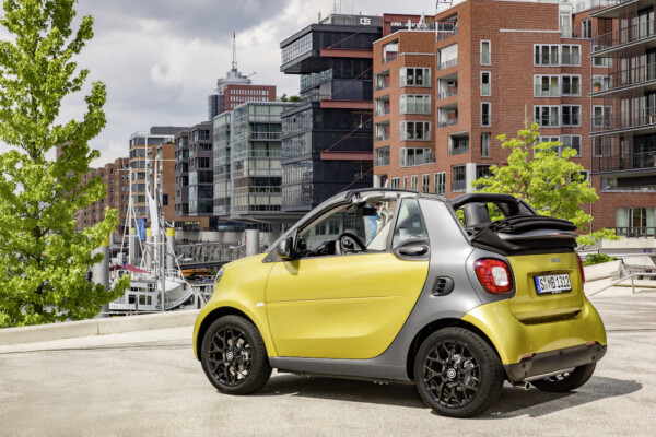  ssmart fortwo cabrio, prime, black to yellow / titania grey matt