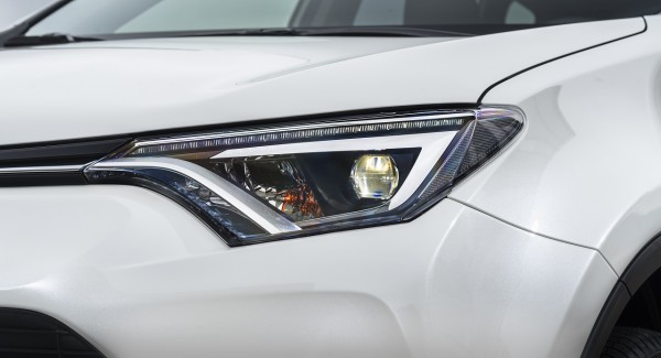 NewCarz-Toyota-RAV4-06