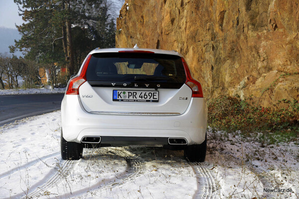 NewCarz-Volvo-V60-D6 (26)