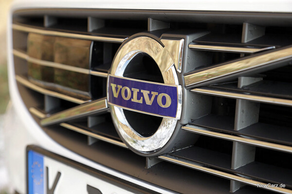 NewCarz-Volvo-V60-D6 (31)