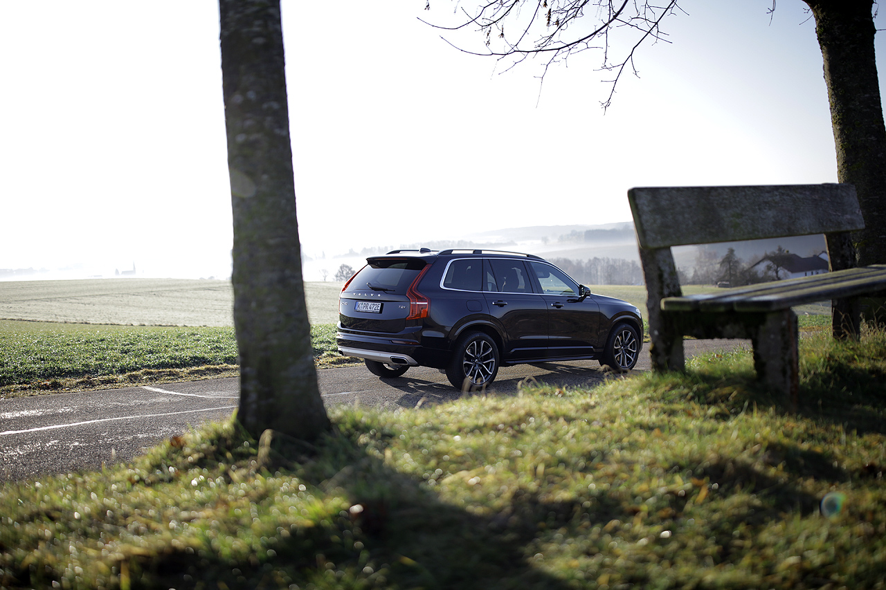 NewCarz Volvo XC90 im Nebel