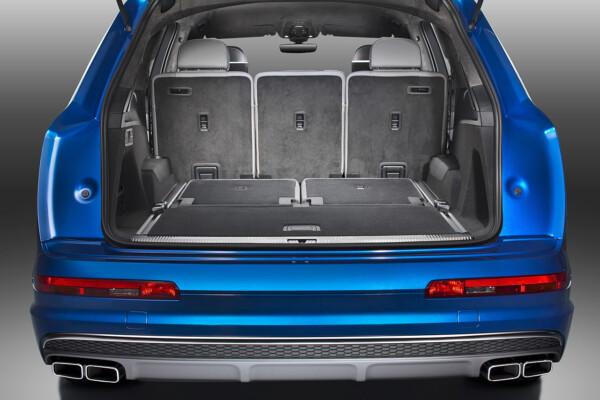 NewCarz-Audi-SQ7-TDI (6)