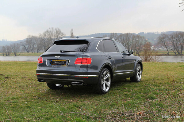 NewCarz-Bentley-Bentayga (10)