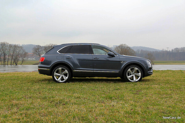 NewCarz-Bentley-Bentayga (15)