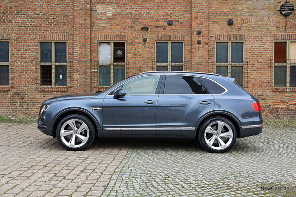 NewCarz-Bentley-Bentayga (30)