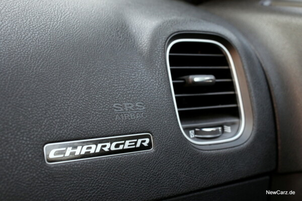 NewCarz-Dodge-Charger-SRT-06