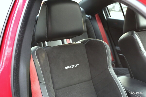 NewCarz-Dodge-Charger-SRT-08